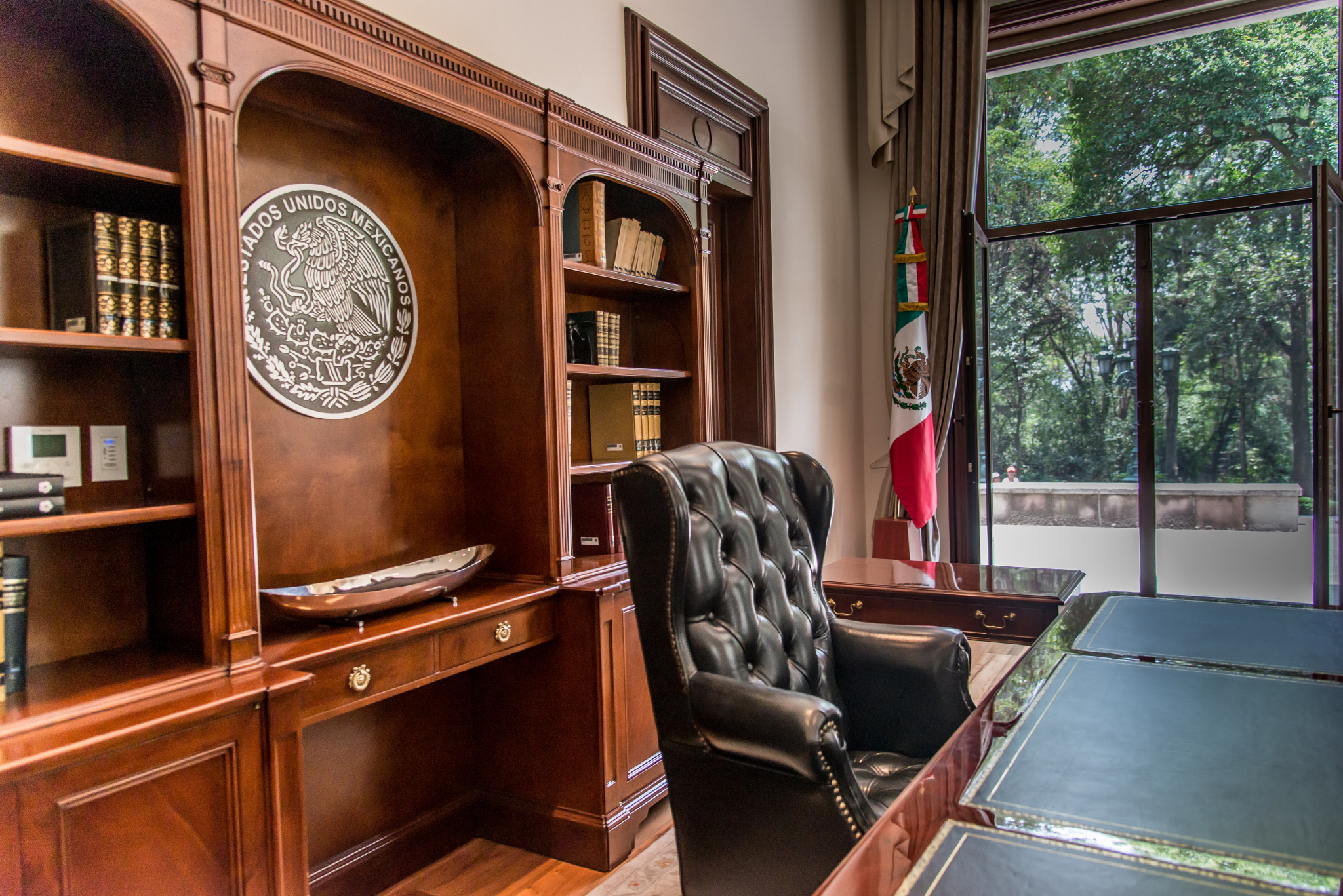 Presidential Seat at Los Pinos Museum | GlobeQuest Blog